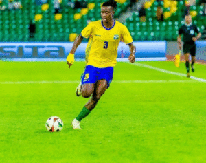 after several months out of the field due to knee fracture Mangwede is back